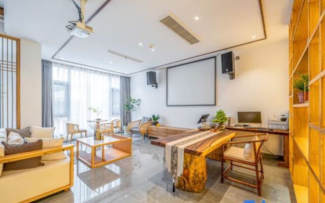 Yunshang Grassland Anji Yinxuanyuan Holiday Homestay