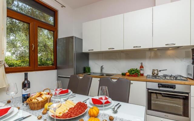 Apartments Kiki 150 METERS TO THE BEACH