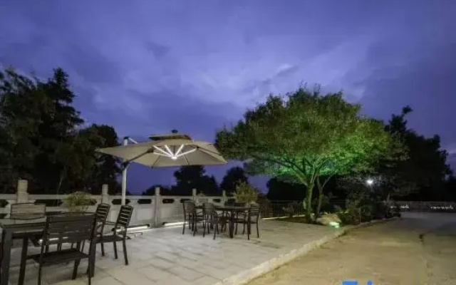 Jiuhua Mountain Tanxiangyuan Homestay (Roushen Baodian)