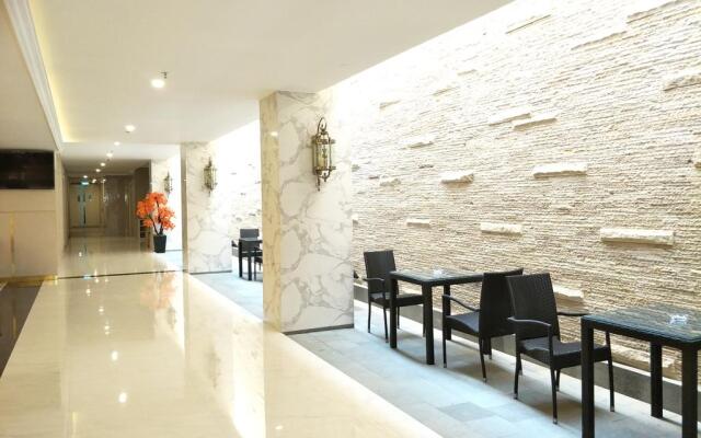 Grand Senyum Hotel