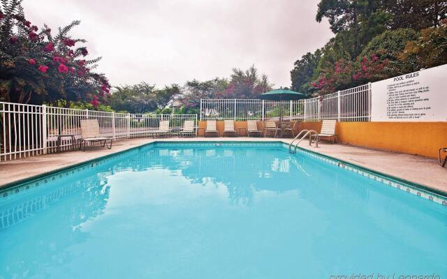 Best Western Plus Dalton Inn