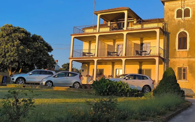 Rooms and Apartment Matika