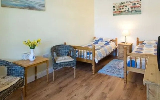 The Three Tees - Guest house