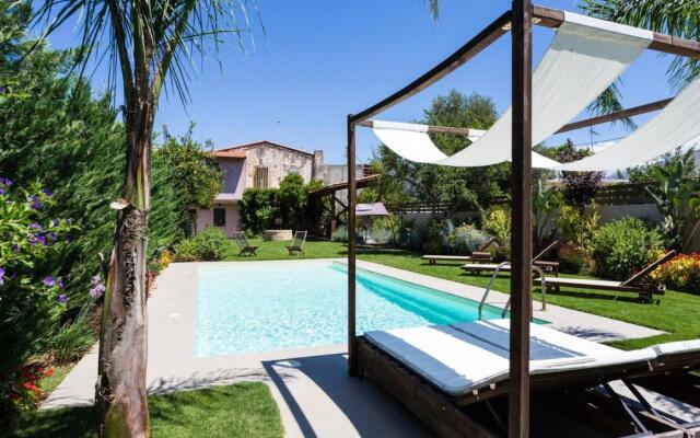 Beautiful & spacious villa with 38sqm pool & BBQ!