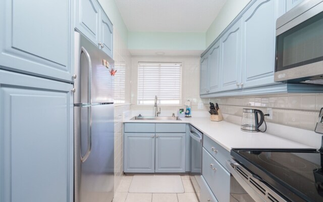 Sea La Vie Oceanfront Condo With Balcony