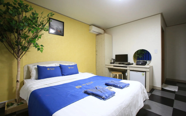 Peanut Hotel