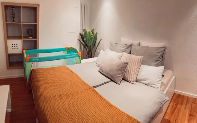 Villa Herkules - privates zwei Zimmer Apartment am Waldrand mit 2x Smart TV und kostenlosen Parkplätzen
