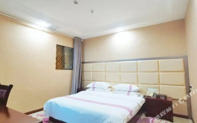 Tuwo Holiday Hotel (Guiyang Railway Station Shachong Road Subway Station)