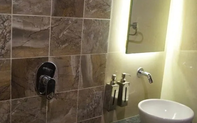 OYO 13468 Hotel Jai Malhar Residency