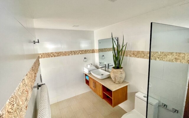 Oceanfront New Condo on the Beach