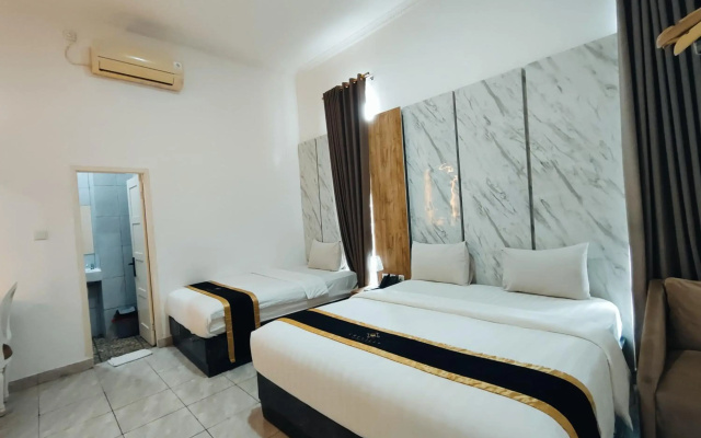 Chevilly Resort and Camp