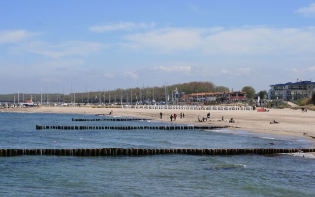 Pretty Apartment With Roofed Terrace Garden Barbecue