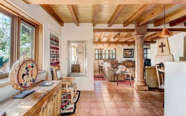 Plaza Splendor - Three Bedroom Home