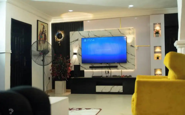 2 Bedroom Luxury Apartment With Pool -24hrs Power -ps4