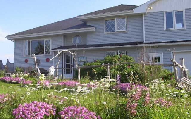 Moonlight Beach Suites