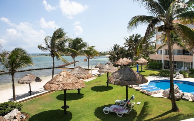 Gran Peninsula 3BR Condo By RMH