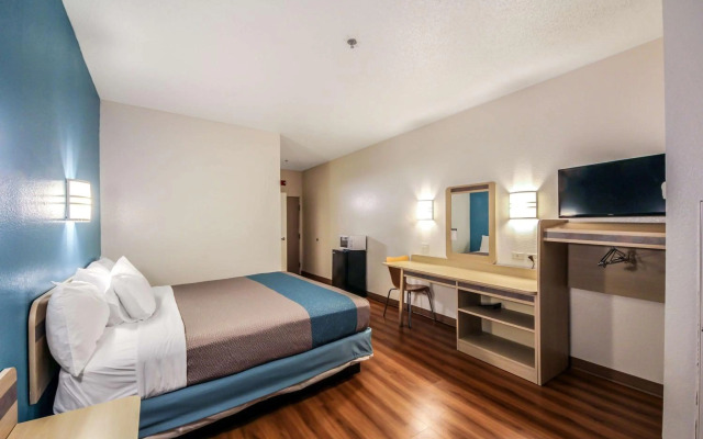 Motel 6 New Braunfels, TX