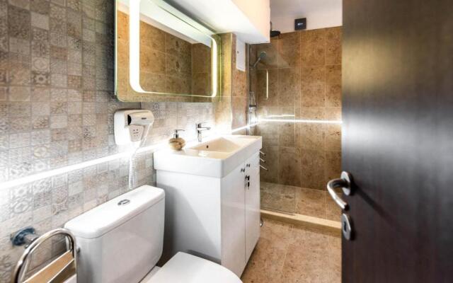 La Nueve Suite