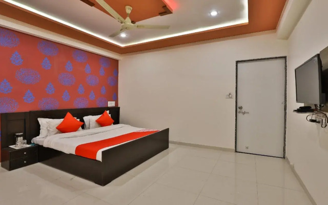 Maahi Palace By OYO Rooms