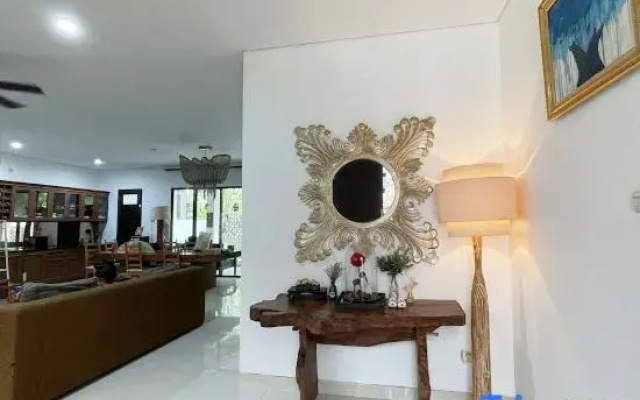 Treevilla 3 Bedrooms Home with Private Pool in South Jakarta