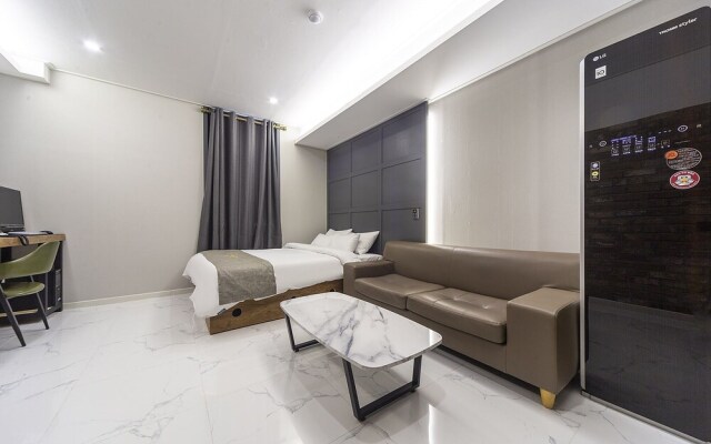 Iksan The Way Hotel