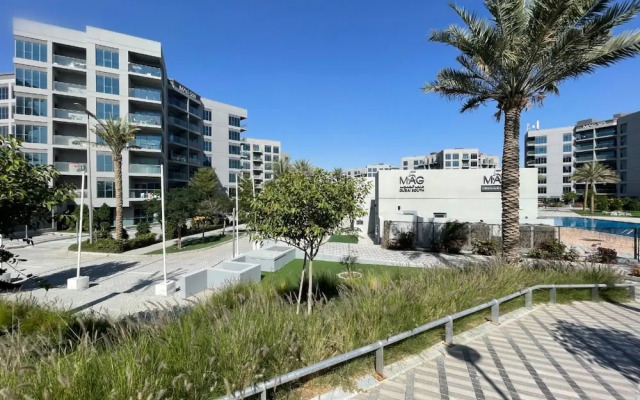 Deluxe 1BR in Dubai South