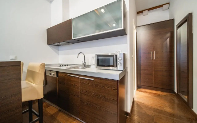 Celenga Apartments with free offsite parking