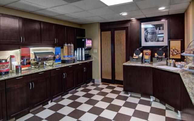 Hampton Inn & Suites Williamsburg-Richmond Rd.
