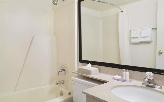 Travelodge Calgary MacLeod Trail