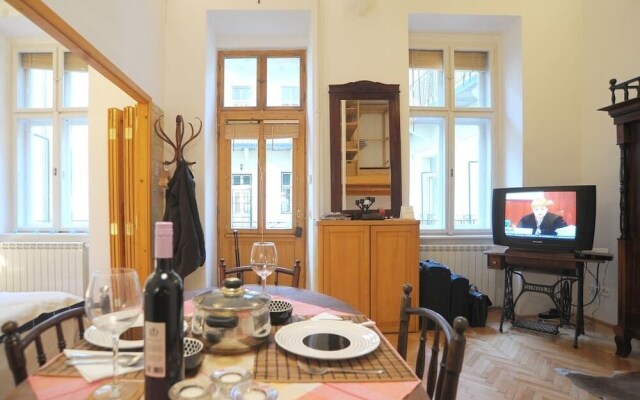 Hi5 Apartments - Ruin Bar District