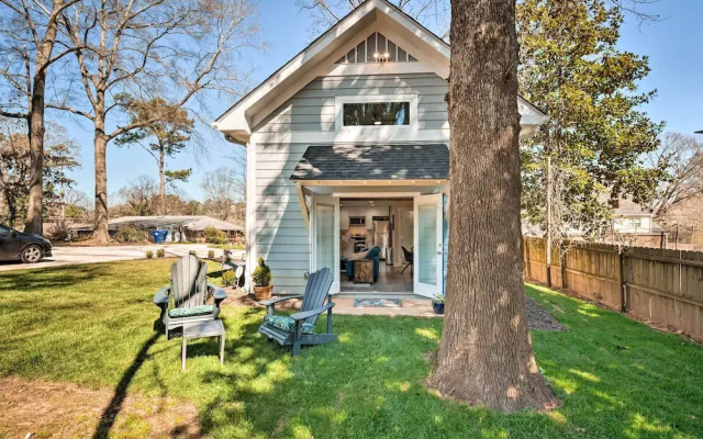 West Atlanta Craftsman Studio With Front Yard!