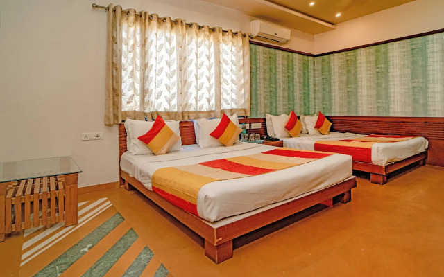 Uddhav Vilas Hotel