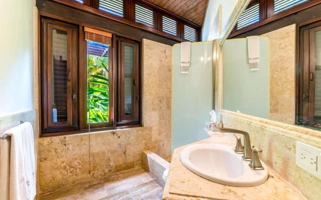 Sunny Vacation Villa 56