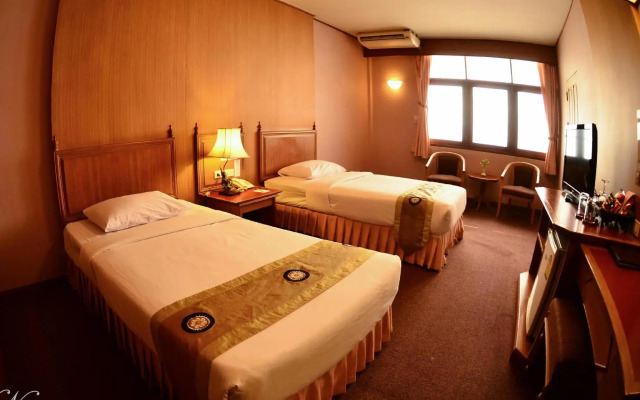 Silom Village Inn
