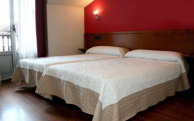 Hotel Cangas De Onis Center