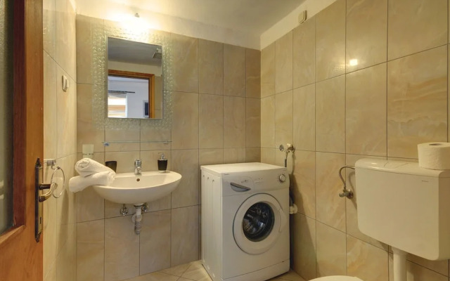 Villa in Batlug With Private Pool