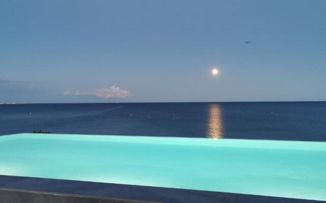 Résidence Pearl Beach - Seaside Rooftop Pool