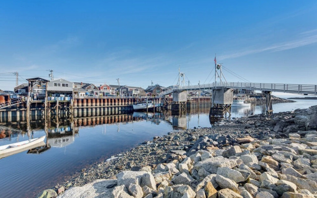 Tranquil Ogunquit Condo: Walk to Beach & Marina!