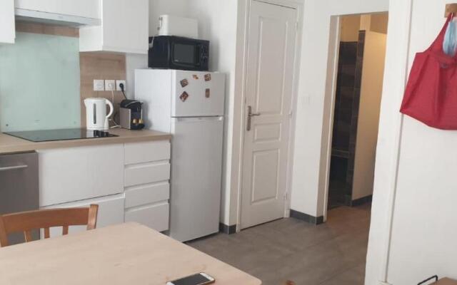 Appt 2 chambres au centre ville 4è