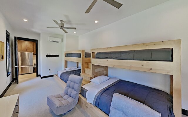 Gorgeous Resort At The Reserve At Lake Travis 4 Bedroom Home