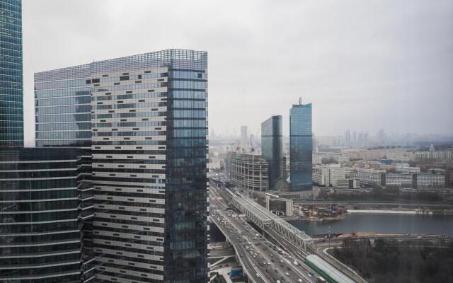 There is an apartment on the 1st Krasnogvardeisky passage