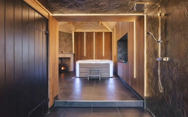 Richmond Place - Apartment in Private Mansion