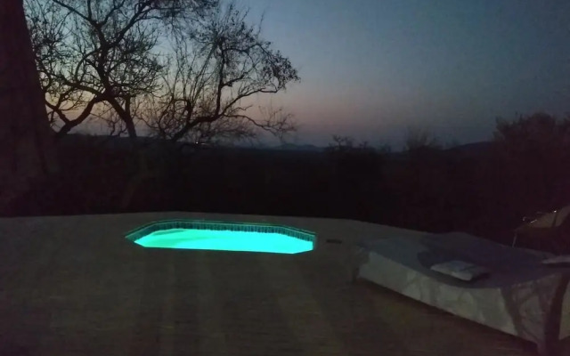 Thulani Game Lodge And Eco Estate