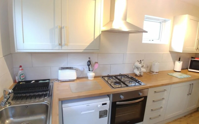 Spacious 3-bedroom House With Superfast Wi-fi