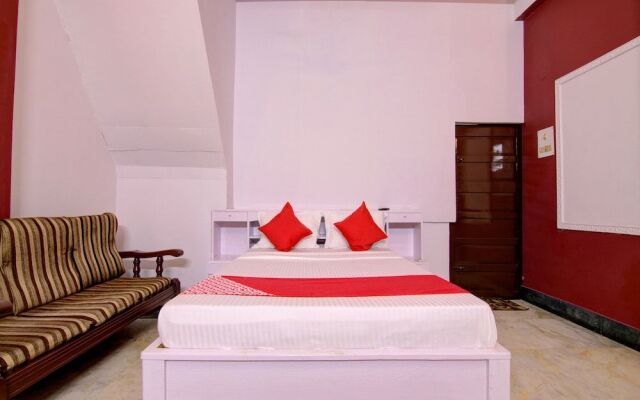 OYO 13542 Urban House