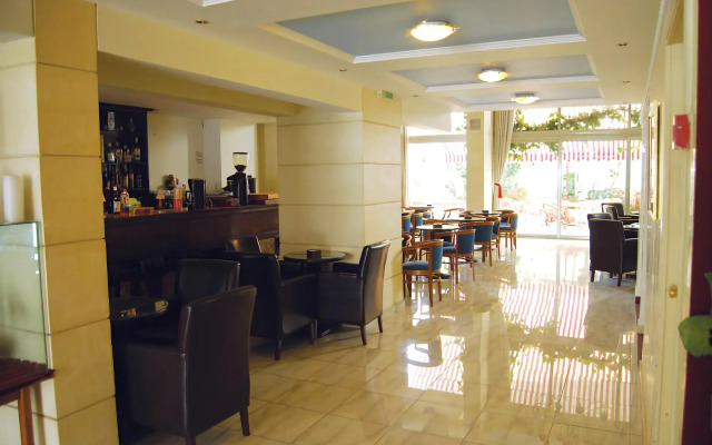 Ephira Hotel