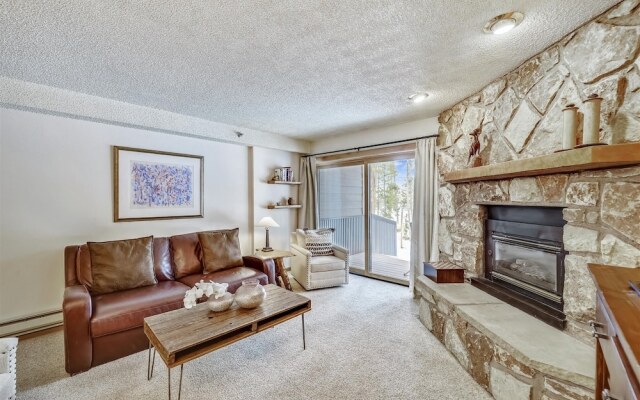 Atrium 003 1 Bedroom Condo by RedAwning