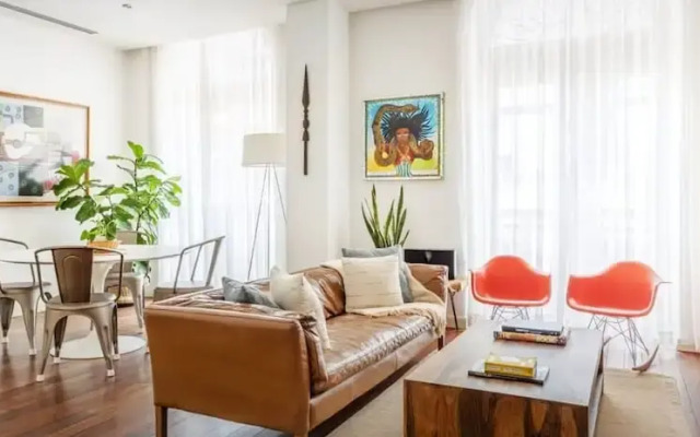 w Stunning 2BR With Balcony in Casco Viejo