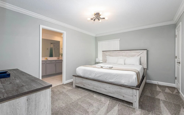 Tvpm-4263pd/sl 5 Bedroom Townhouse by RedAwning