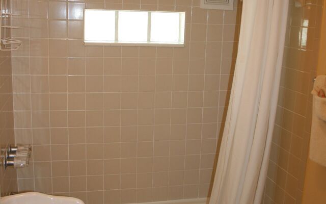 Hidden Harbor Suites